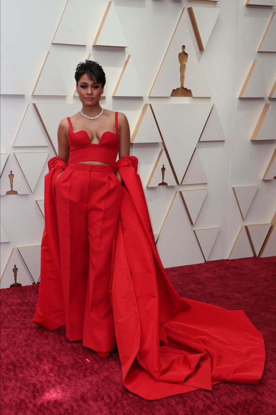 Photos: Ariana DeBose, Rita Moreno & More on the Red Carpet at the Oscars Image