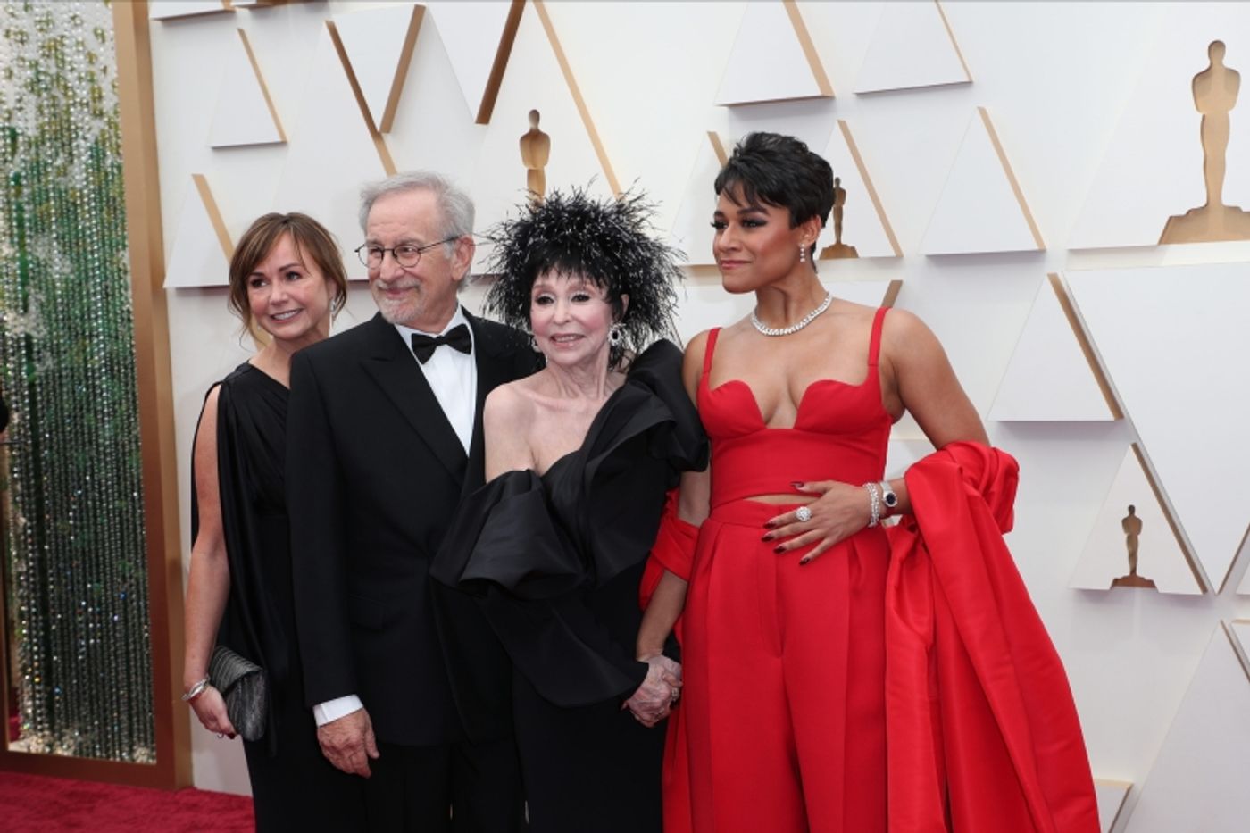 Photos: Ariana DeBose, Rita Moreno & More on the Red Carpet at the Oscars  Image