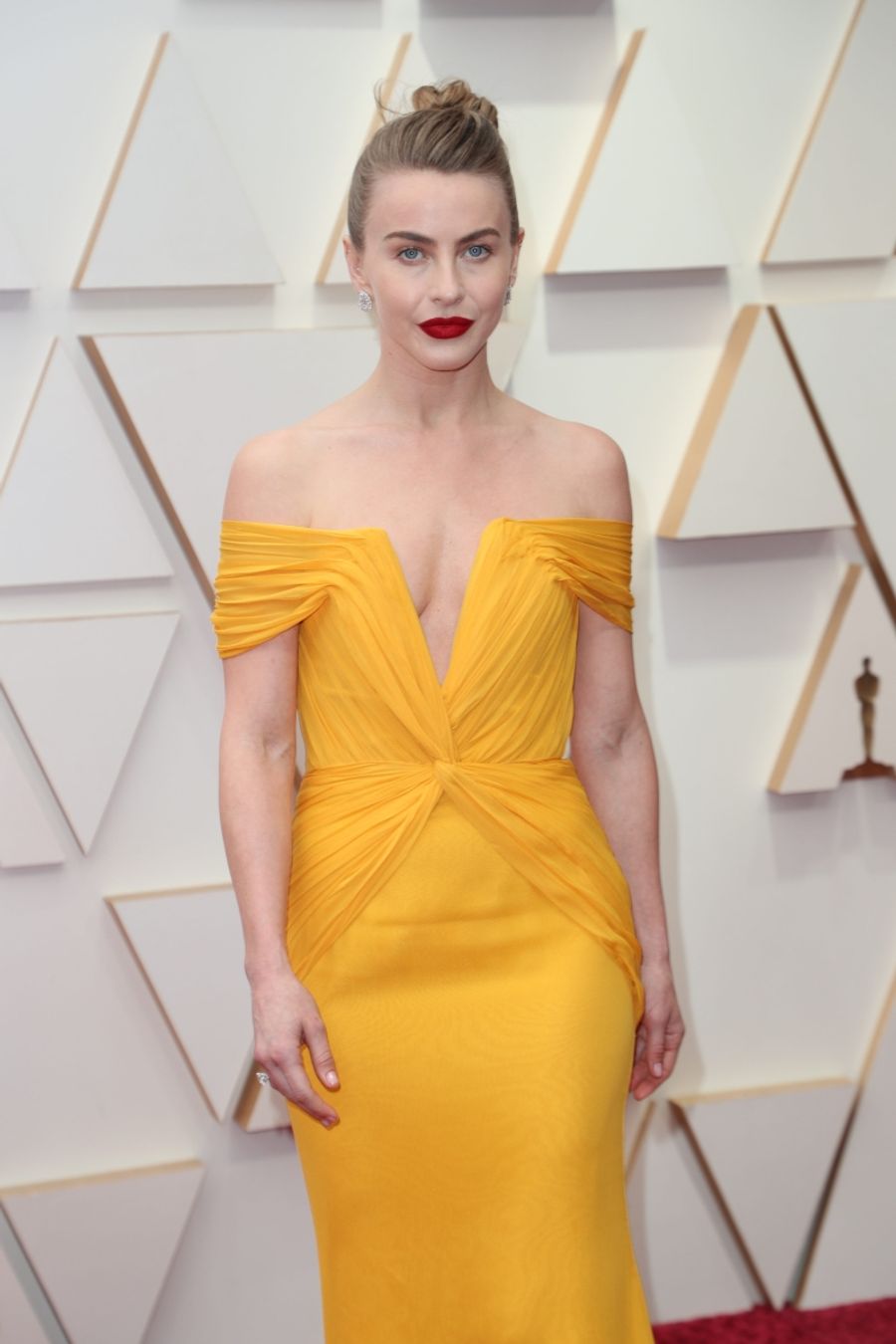 Photos: Ariana DeBose, Rita Moreno & More on the Red Carpet at the Oscars Image