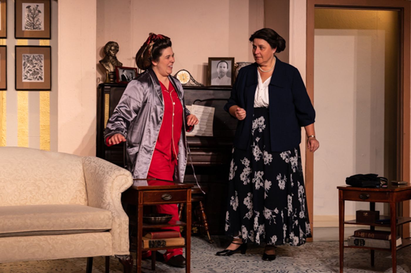 Photos: First look at Curtain Players' PRESENT LAUGHTER Photos: First look at Curtain Players' PRESENT LAUGHTER Image