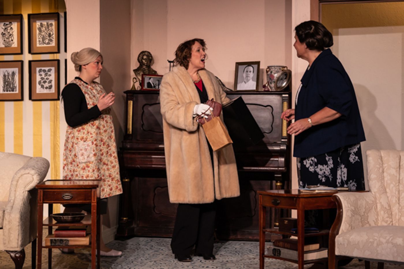 Photos: First look at Curtain Players' PRESENT LAUGHTER Photos: First look at Curtain Players' PRESENT LAUGHTER Image