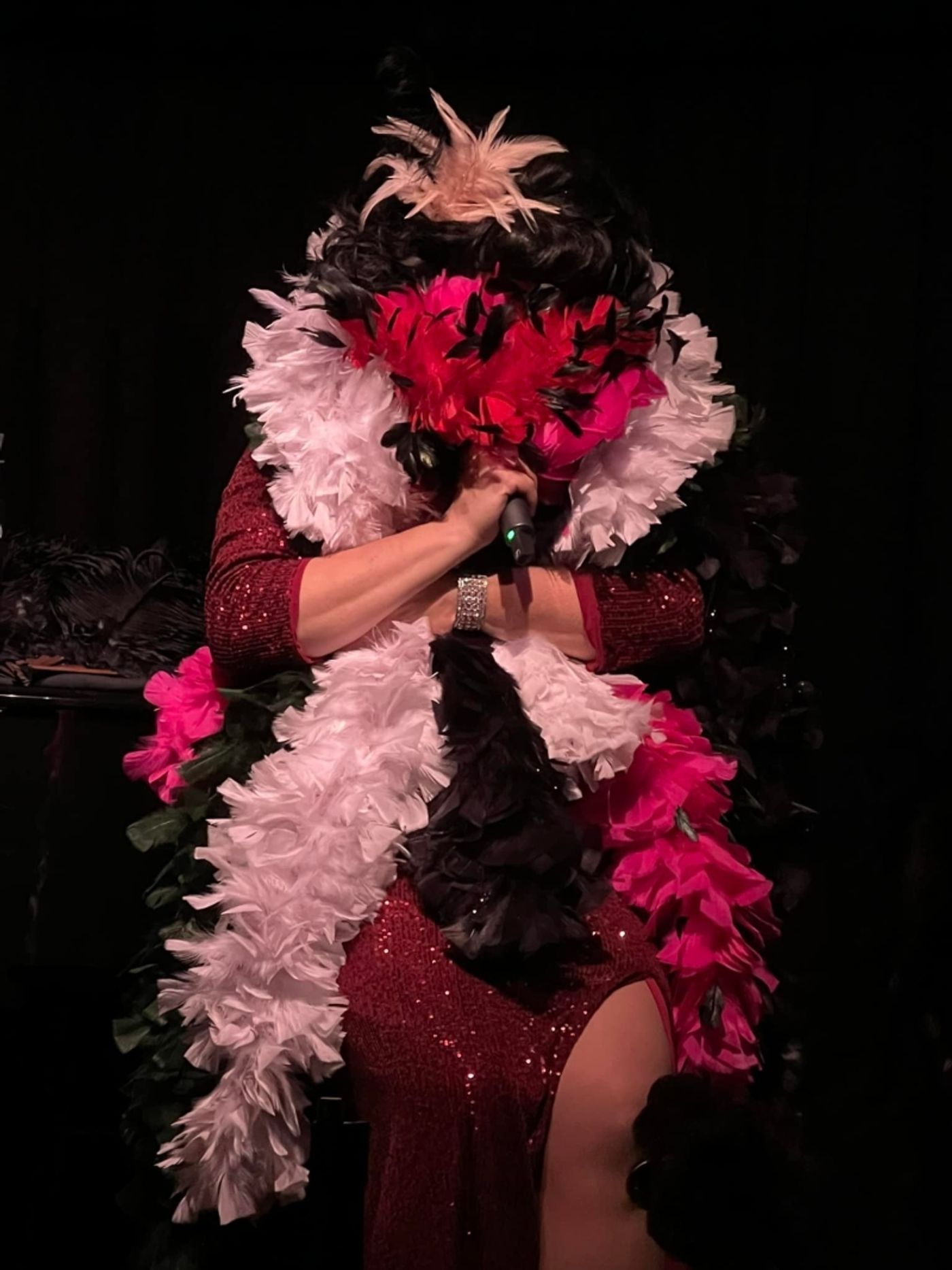 Interview: Catching Up With BORGHESI'S BACK! Creator and Performer Leanne Borghesi  Image