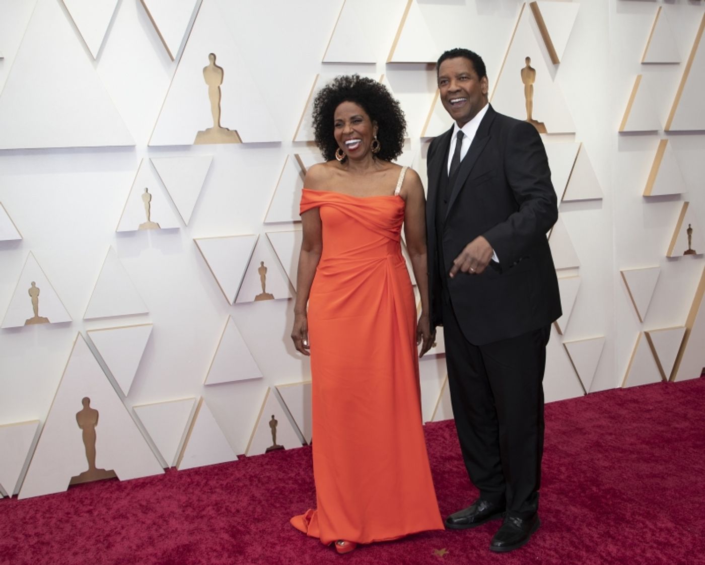 Photos: Ariana DeBose, Rita Moreno & More on the Red Carpet at the Oscars  Image
