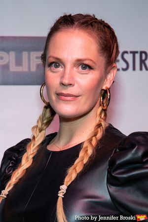 Elizabeth Stanley Photo