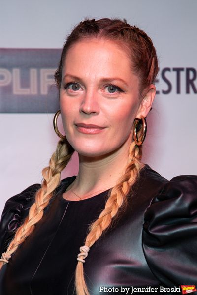 Elizabeth Stanley Photo