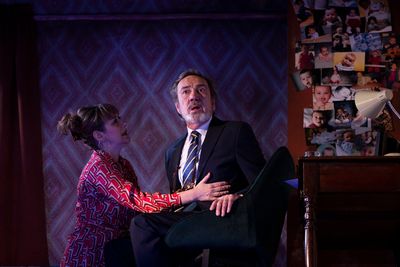 Alexandra Gilbreath, Robert Lindsay Photo