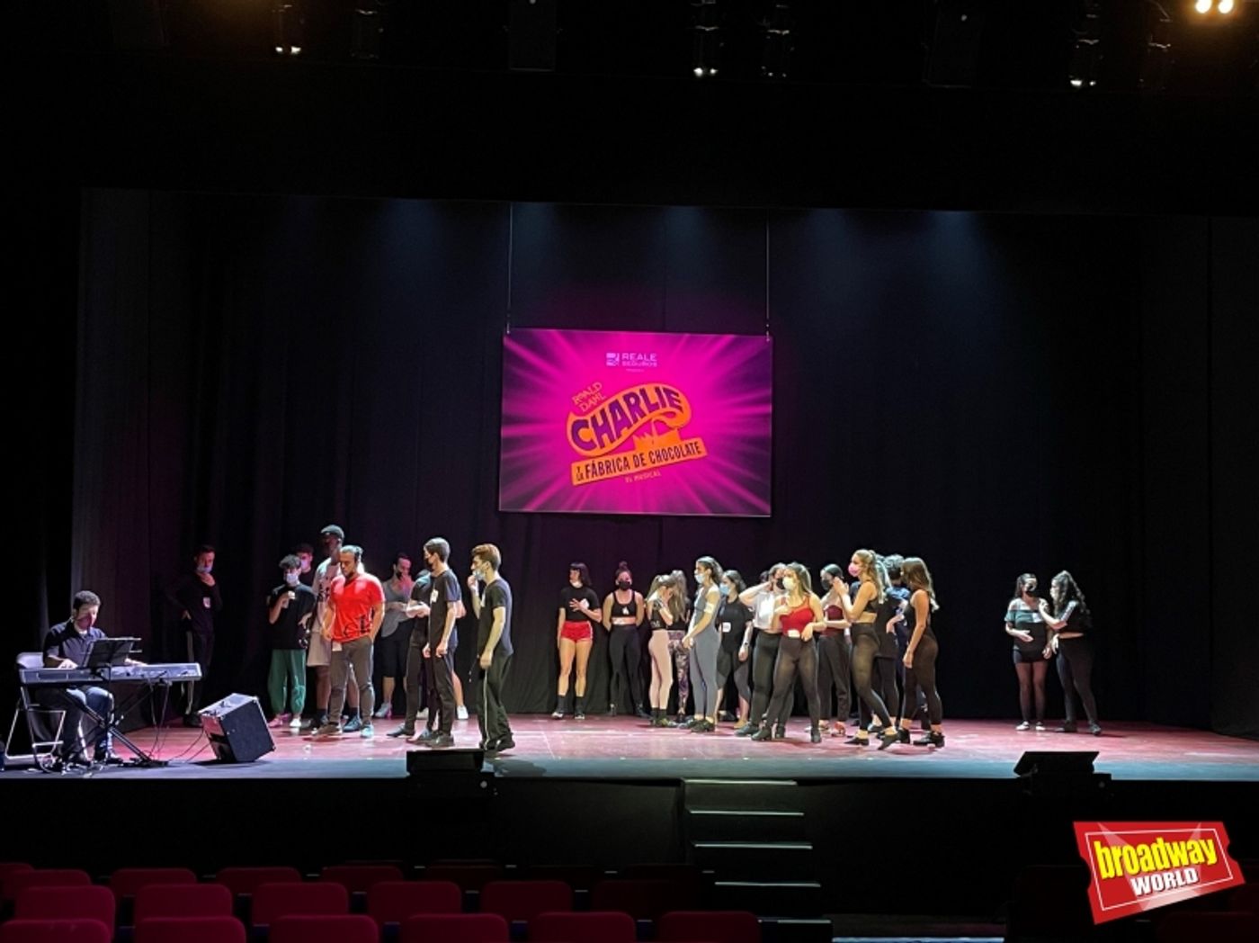 Asistimos a las audiciones de CHARLIE Y LA FÁBRICA DE CHOCOLATE  Image