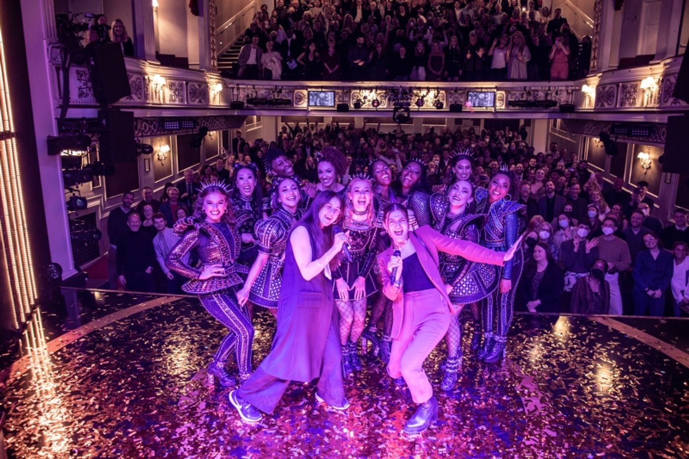 PHOTO: The Queens Of SIX Celebrate 1,000 Performances In London  Image