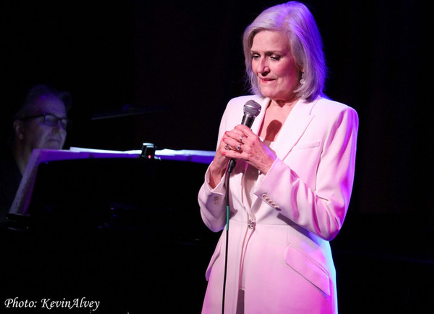 Photos: Karen Mason Razzle Dazzles At Birdland  Image