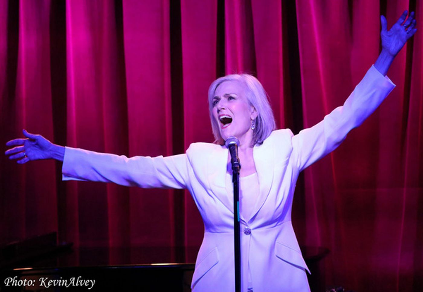 Photos: Karen Mason Razzle Dazzles At Birdland  Image