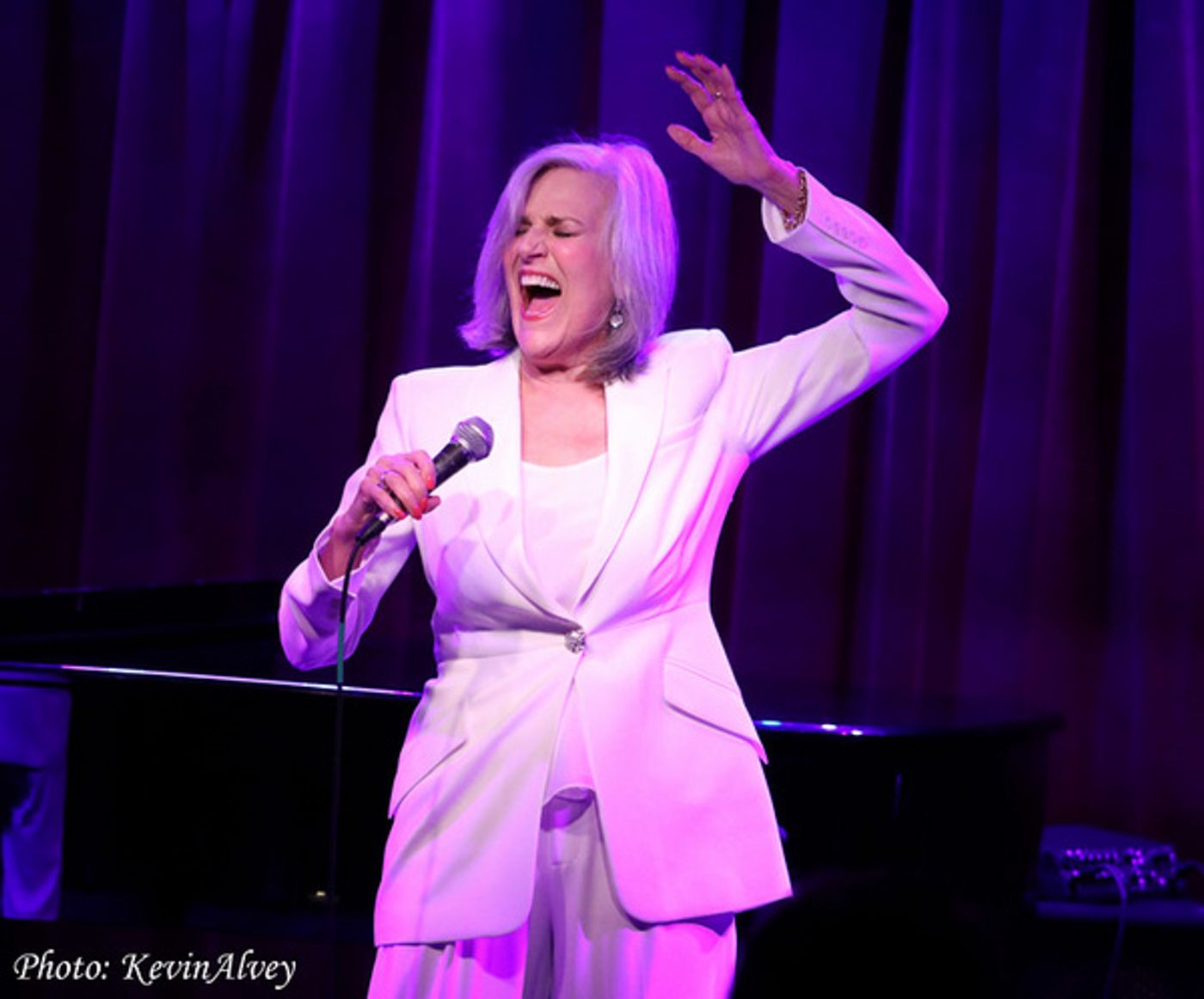 Photos: Karen Mason Razzle Dazzles At Birdland  Image
