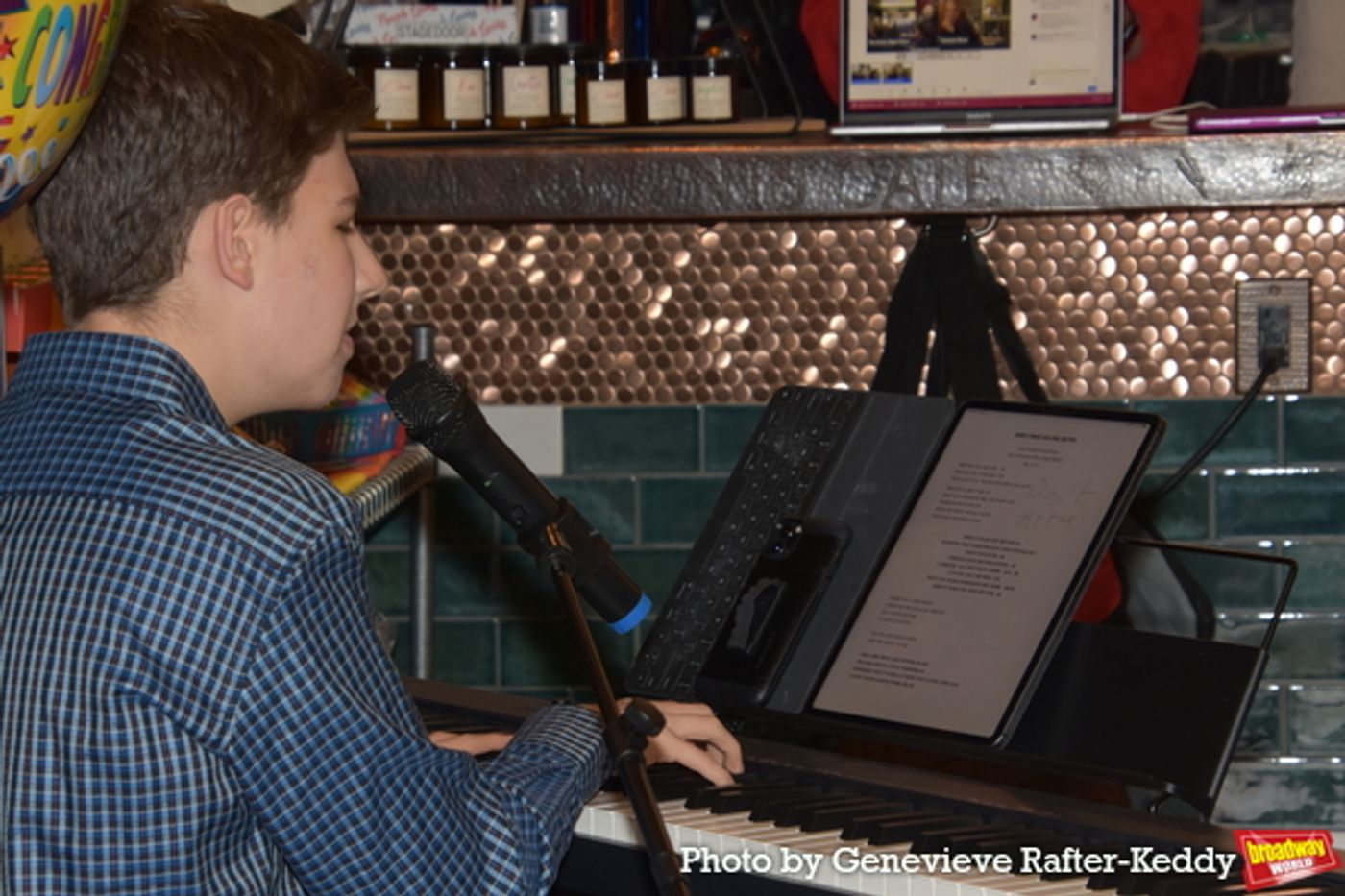 Photos: The Early Night Show with Josh Turchin at the Broadway Marketplace  Image