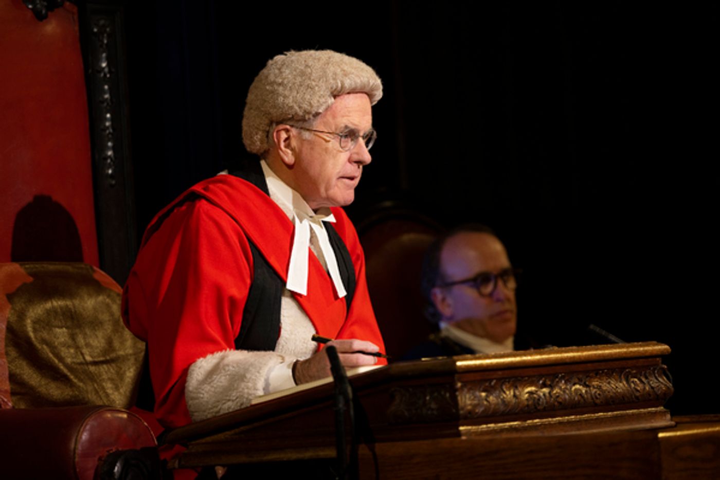 Photos: Check Out All New Photos From WITNESS FOR THE PROSECUTION at London's County Hall  Image