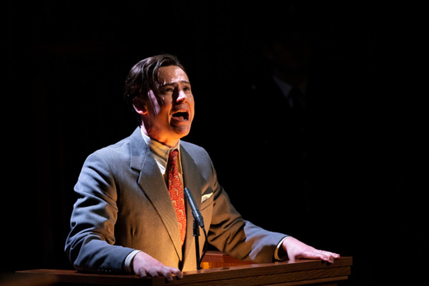 Photos: Check Out All New Photos From WITNESS FOR THE PROSECUTION at London's County Hall  Image