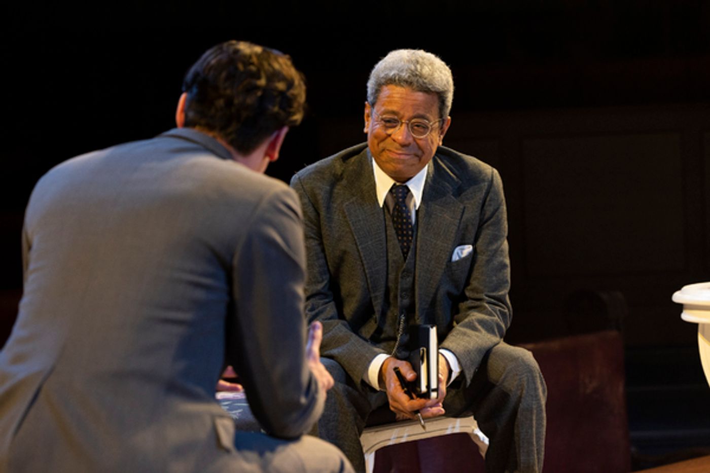 Photos: Check Out All New Photos From WITNESS FOR THE PROSECUTION at London's County Hall  Image