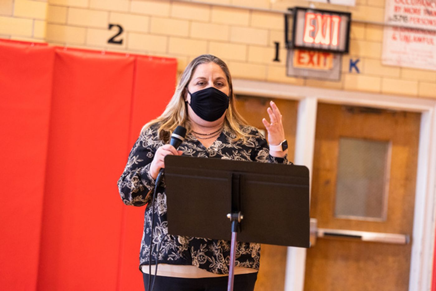 Photos: NYC Students Sing with the Queens from SIX  Image