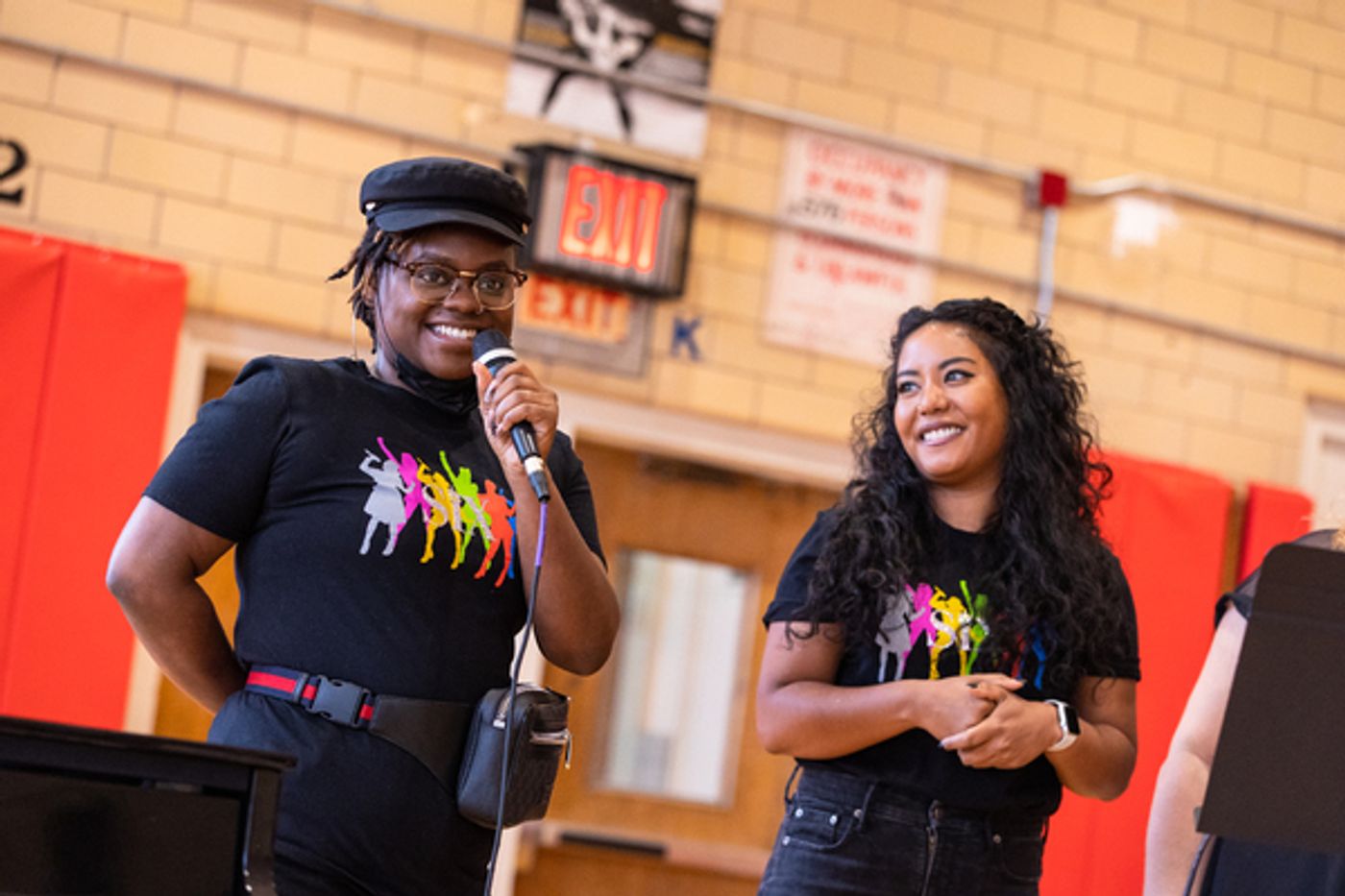 Photos: NYC Students Sing with the Queens from SIX  Image