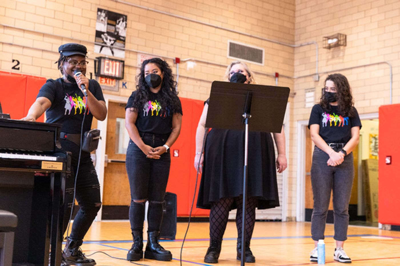 Photos: NYC Students Sing with the Queens from SIX  Image