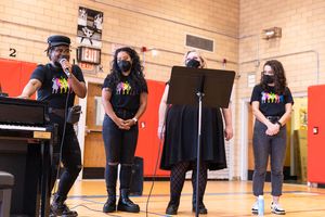 Keirsten Nicole Hodgens (SIX cast member) Nicole Kyoung-Mi Lambert (SIX cast member), Photo