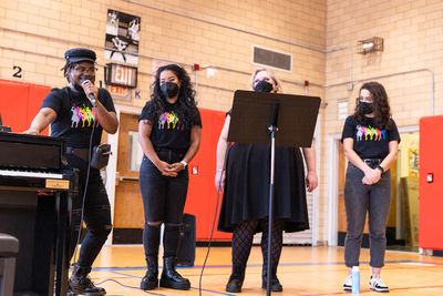 Keirsten Nicole Hodgens (SIX cast member) Nicole Kyoung-Mi Lambert (SIX cast member), Photo