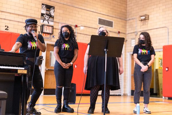 Keirsten Nicole Hodgens (SIX cast member) Nicole Kyoung-Mi Lambert (SIX cast member), Photo