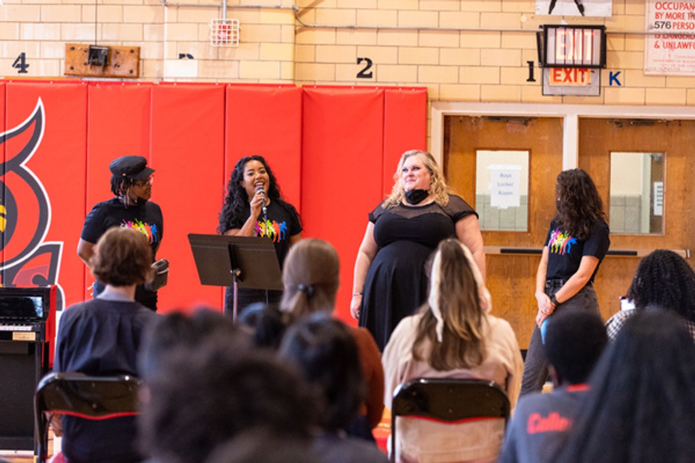 Photos: NYC Students Sing with the Queens from SIX  Image