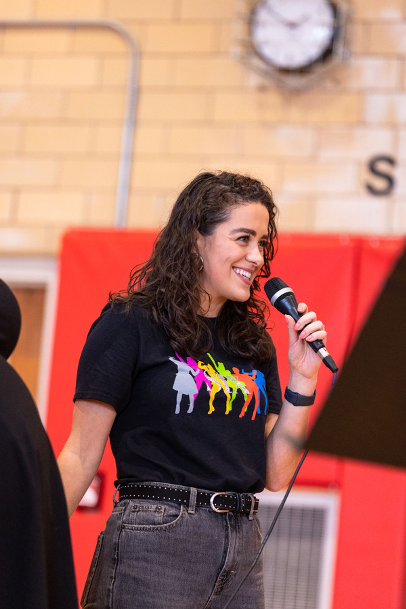 Photos: NYC Students Sing with the Queens from SIX  Image