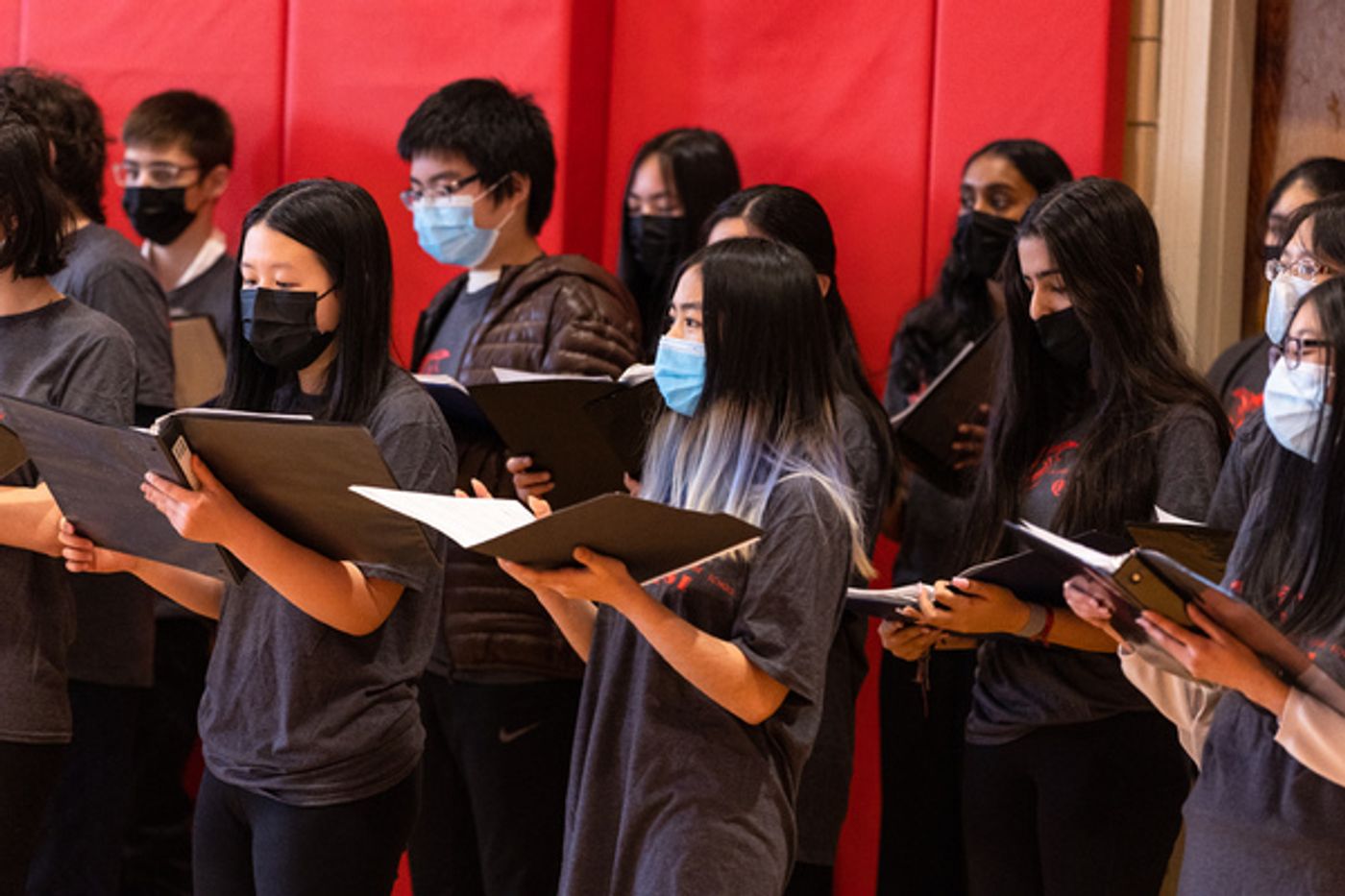Photos: NYC Students Sing with the Queens from SIX  Image