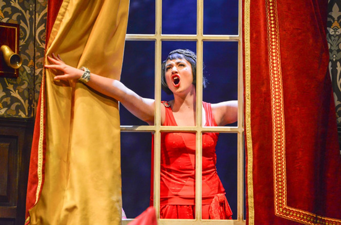 Photos: Check Out the New Cast of THE PLAY THAT GOES WRONG  Image