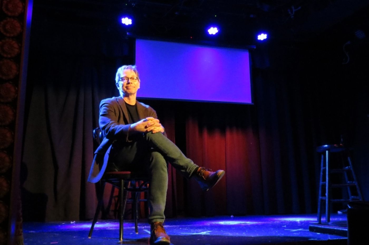 Review: DAVID DEAN BOTTRELL MAKES LOVE: A ONE-MAN SHOW - Stories Of Life, Love, & Soiled Drapes Is A Swipe Right at The Triad Review: DAVID DEAN BOTTRELL MAKES LOVE: A ONE-MAN SHOW - Stories Of Life, Love, & Soiled Drapes Is A Swipe Right at The Triad Image