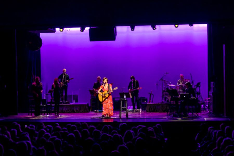 Photos: Inside Mount Vernon Arts Consortium presents AMY GRANT Image