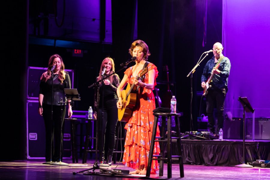 Photos: Inside Mount Vernon Arts Consortium presents AMY GRANT Image