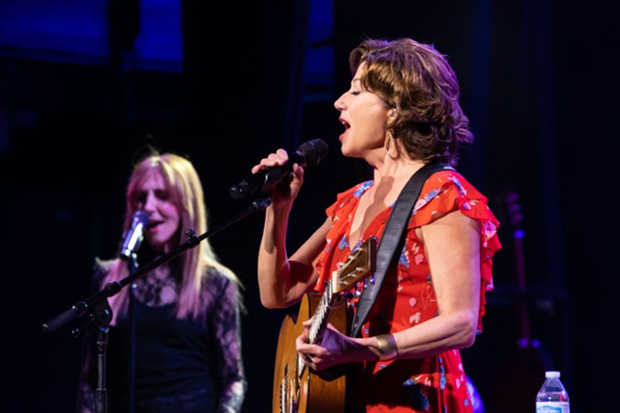 Photos: Inside Mount Vernon Arts Consortium presents AMY GRANT Image