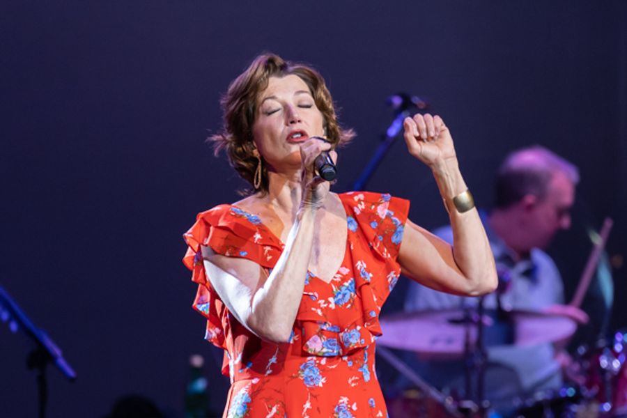 Photos: Inside Mount Vernon Arts Consortium presents AMY GRANT Image