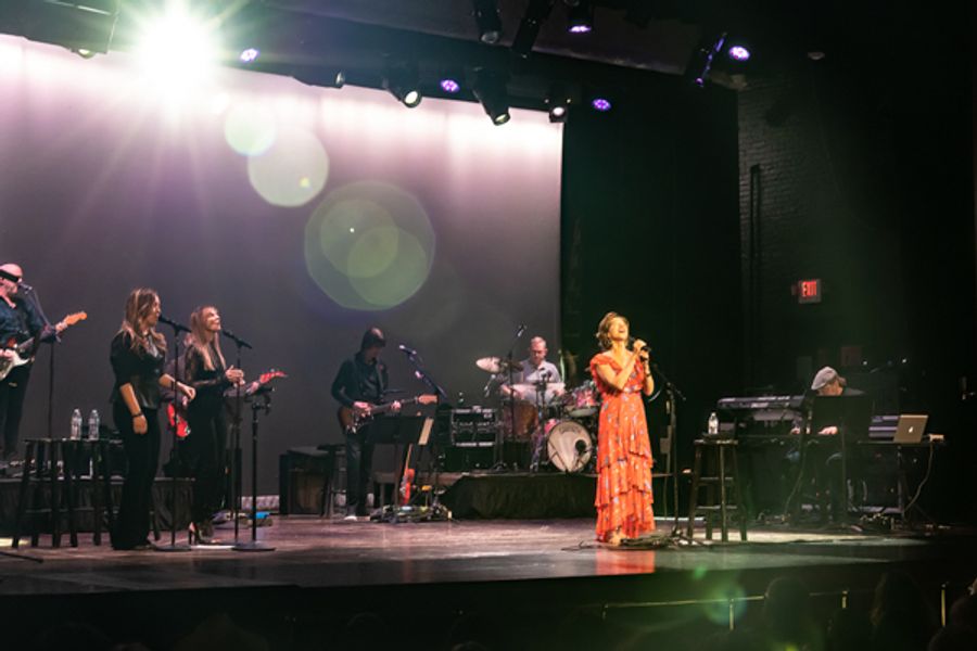 Photos: Inside Mount Vernon Arts Consortium presents AMY GRANT Image