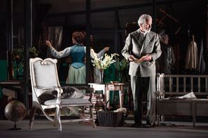 Mary Elizabeth Mastrantonio and David Strathairn Photo