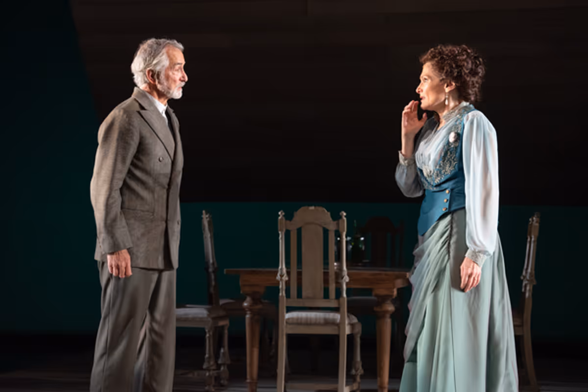Mary Elizabeth Mastrantonio and David Strathairn at 