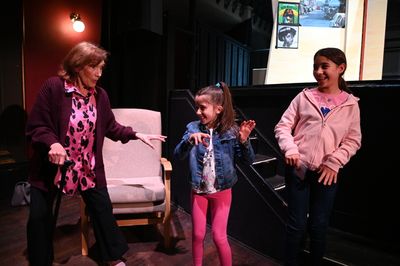 Linda Marlowe and company, Photo