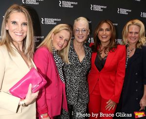 Alexandra Wentworth, Mariska Hargitay and friends Photo