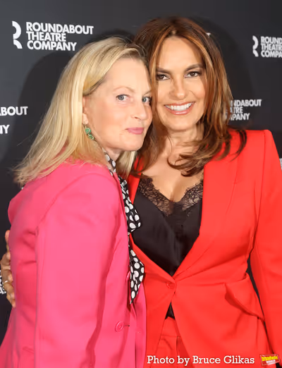 Alexandra Wentworth and Mariska Hargitay  Photo