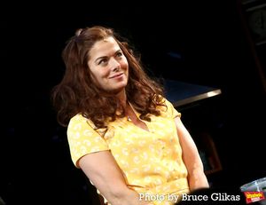 Debra Messing @ BroadwayWorld Debra Messing Photo