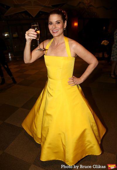 Debra Messing Photo