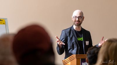 Talking tickets with our conference sponsor Ludus! Photo