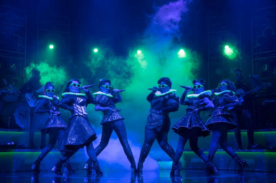 Photos: Get A First Look At SIX on Tour Image