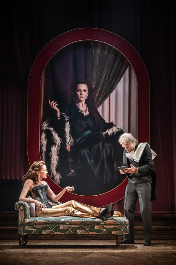 Rachael Stirling and Henry Everett  Photo