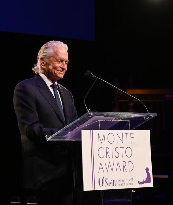  Michael Douglas  Photo