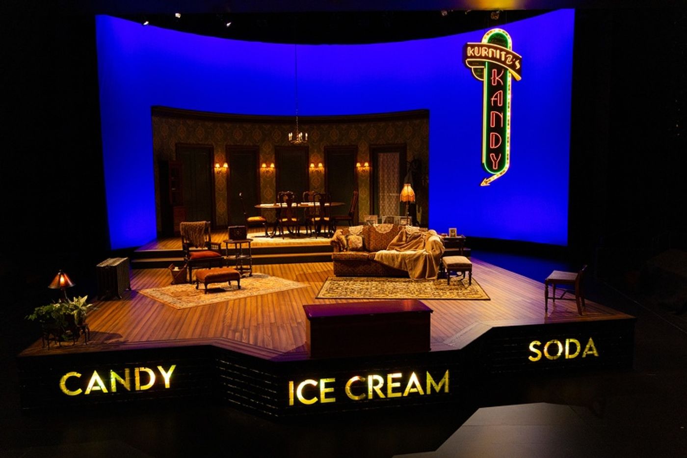 Review: LOST IN YONKERS at Hartford Stage Review: LOST IN YONKERS at Hartford Stage Image