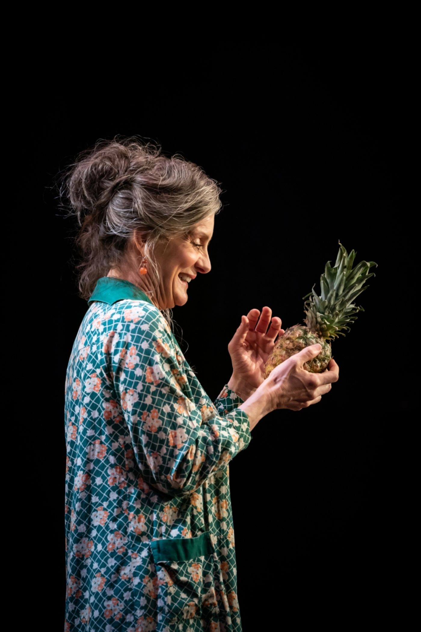 Interview: Elliot Levey Talks CABARET at the Kit Kat Club  Image