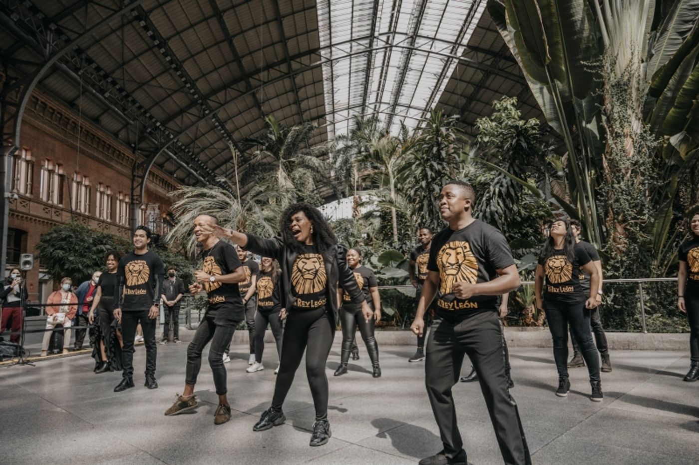 EL REY LEÓN celebra los 5 millones de espectadores en Madrid EL REY LEÓN celebra los 5 millones de espectadores en Madrid Image