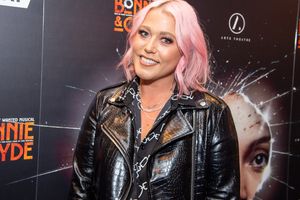 Amelia Lily Photo